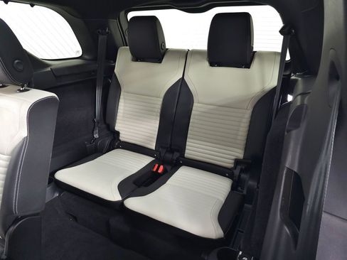 Certified 2023 Land Rover Discovery S R-Dynamic AWD/4WD image 41