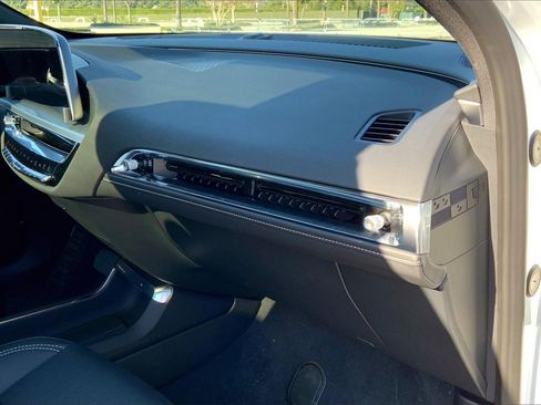 New 2025 Cadillac Lyriq Luxury image 31