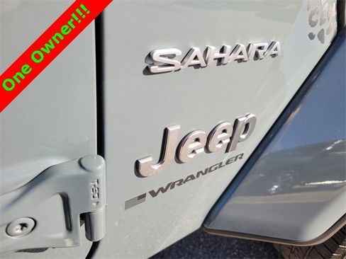 Used 2024 Jeep Wrangler Sahara image 14