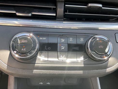 Used 2024 Buick Envista Preferred w/ Convenience I Package FWD image 32