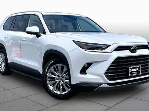 Used 2026 Toyota Grand Highlander AWD image 3