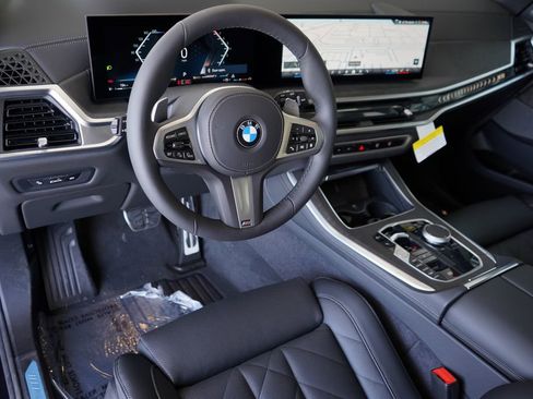 Used 2026 BMW X5 xDrive40i w/ M Sport Package image 13