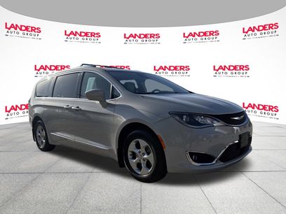 Used 2017 Chrysler Pacifica Touring-L Plus w/ Advanced Safetytec Group