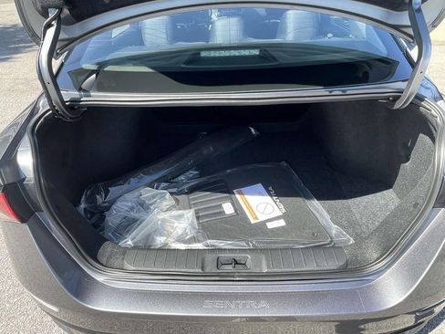 Used 2025 Nissan Sentra SR image 9