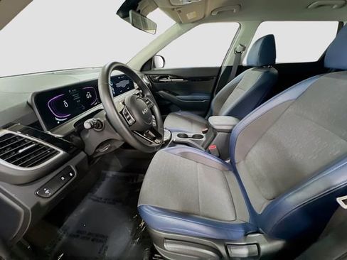 Certified 2025 Kia Seltos S image 20