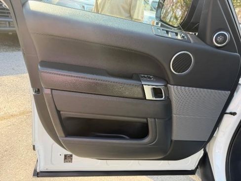 Used 2017 Land Rover Range Rover Sport SE image 15