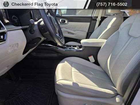 Used 2023 Kia Sorento SX image 8