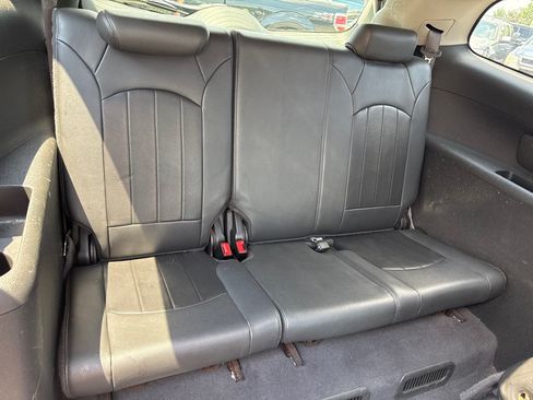 Used 2011 Buick Enclave CXL AWD/4WD image 15