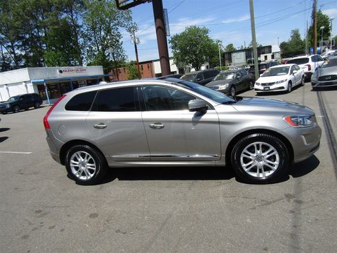 Used 2016 Volvo XC60 T5 Premier image 8