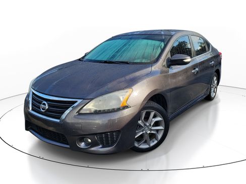 Used 2015 Nissan Sentra SR FWD image 2