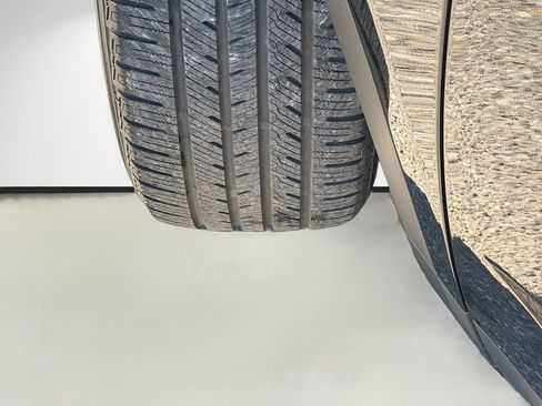 Used 2018 Jaguar E-PACE S image 43