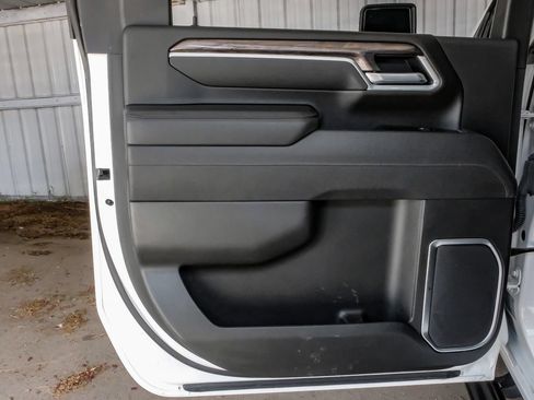 Used 2025 Chevrolet Silverado 2500 LTZ w/ LTZ Convenience Package AWD/4WD image 47