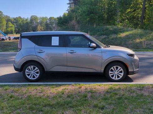 Used 2023 Kia Soul LX FWD image 14