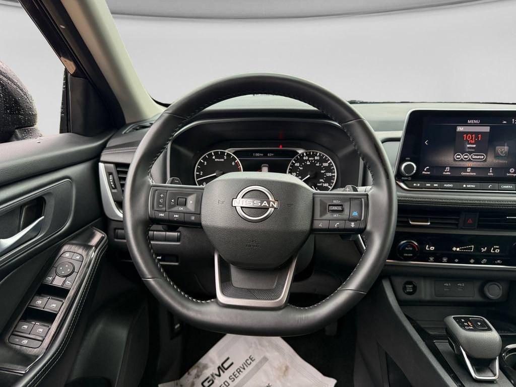 Used 2025 Nissan Rogue SV AWD/4WD image 14