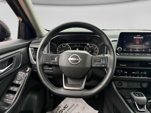 Used 2025 Nissan Rogue SV AWD/4WD image 14