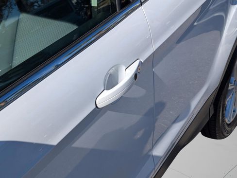 Used 2019 Ford Escape SE image 16