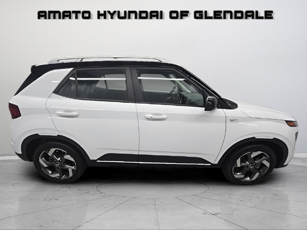 Used 2022 Hyundai Venue Limited FWD image 7