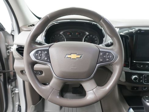 Used 2020 Chevrolet Traverse LT w/ Driver Confidence II Package FWD image 18