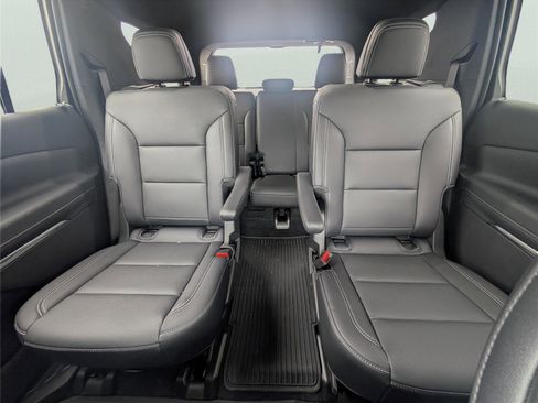 New 2026 Chevrolet Traverse LT w/ Driver Confidence Package image 24