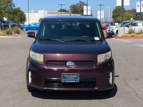 Used 2014 Scion xB FWD image 8
