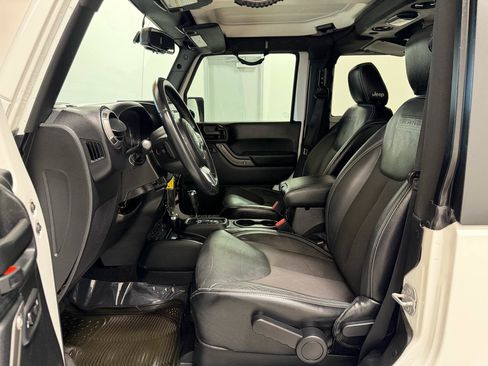 Used 2018 Jeep Wrangler Sport AWD/4WD image 11