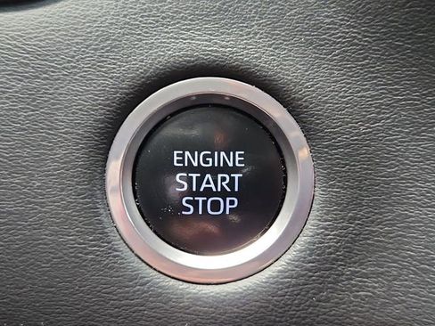 Used 2022 Toyota Tundra Platinum AWD/4WD image 16