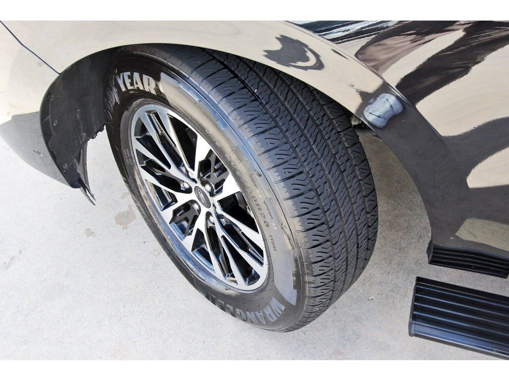 Used 2025 Ford Expedition Platinum AWD/4WD image 8