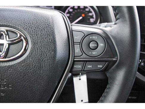 Used 2024 Toyota Camry SE image 19