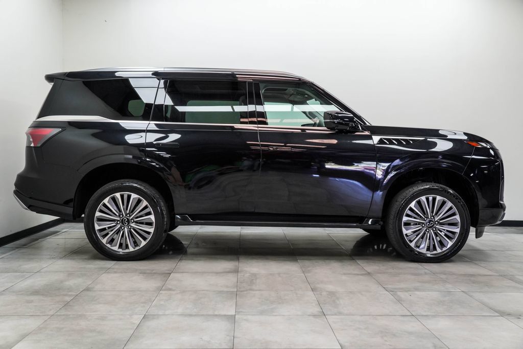 Used 2025 INFINITI QX80 Sensory AWD/4WD image 7