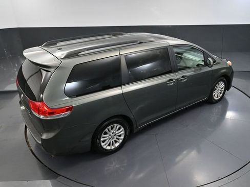 Used 2014 Toyota Sienna XLE image 54
