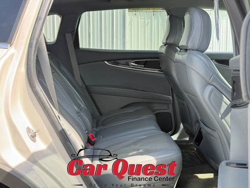 Used 2021 Lincoln Nautilus Reserve image 18