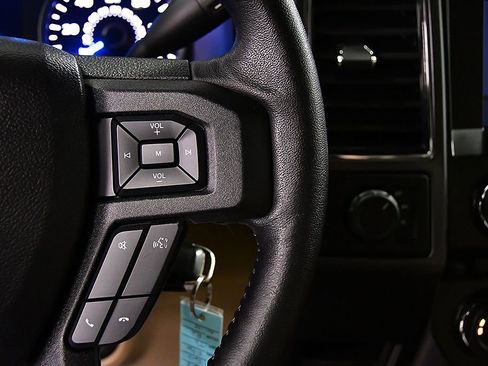 Used 2018 Ford F150 XLT w/ Equipment Group 302A Luxury AWD/4WD image 23