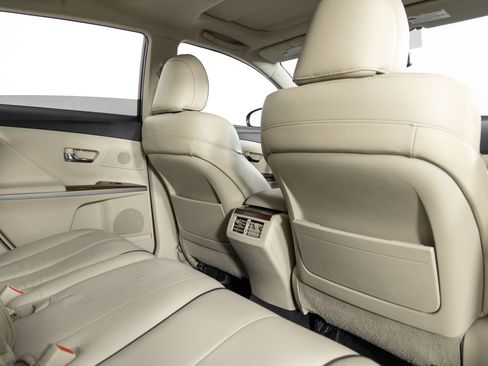 Used 2012 Toyota Venza XLE w/ XLE Premium Pkg image 21