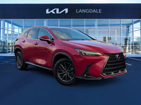Used 2023 Lexus NX 250 FWD image 2