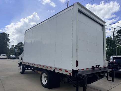Used 2024 Isuzu NPR RWD image 30