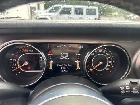 Used 2020 Jeep Wrangler Unlimited Sahara image 23