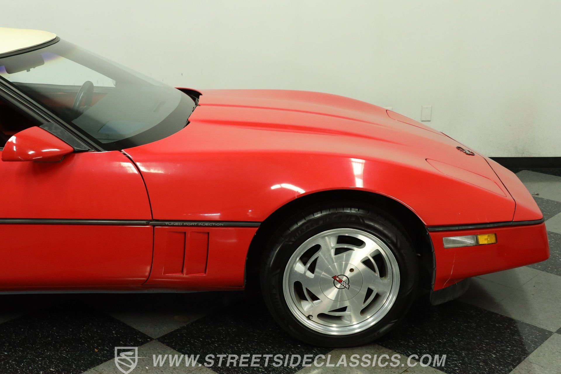 Used 1988 Chevrolet Corvette Convertible RWD image 29