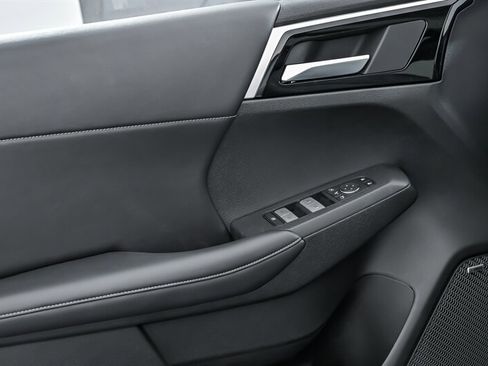 New 2025 Mitsubishi Outlander Trail image 11