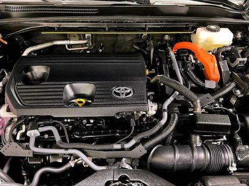 Used 2025 Toyota Crown Signia w/ Advanced Technology Package image 10