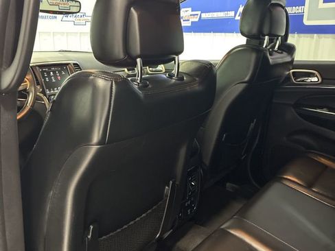 Used 2017 Jeep Grand Cherokee Limited image 36