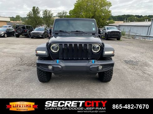 Used 2023 Jeep Wrangler Unlimited w/ Sun & Screen Package AWD/4WD image 2
