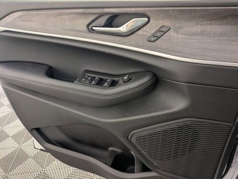 New 2025 Jeep Grand Cherokee L Limited w/ Black Appearance Package image 27