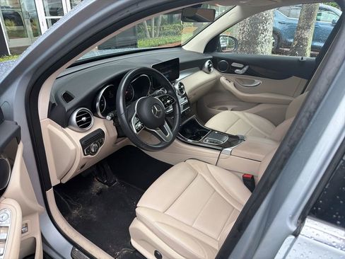 Used 2022 Mercedes-Benz GLC 300 image 3