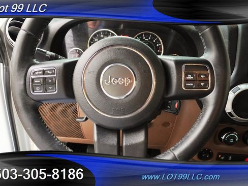 Used 2014 Jeep Wrangler Unlimited Sahara w/ Connectivity Group image 21