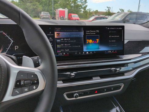 Used 2026 BMW X7 xDrive40i w/ M Sport Package AWD/4WD image 30