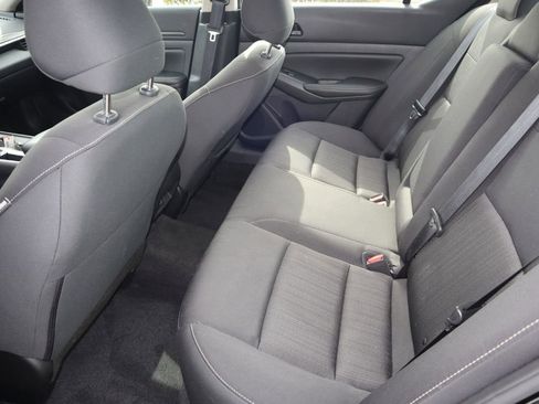 Certified 2025 Nissan Altima 2.5 SV FWD image 17