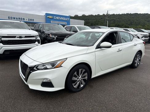 Used 2020 Nissan Altima 2.5 S FWD image 1