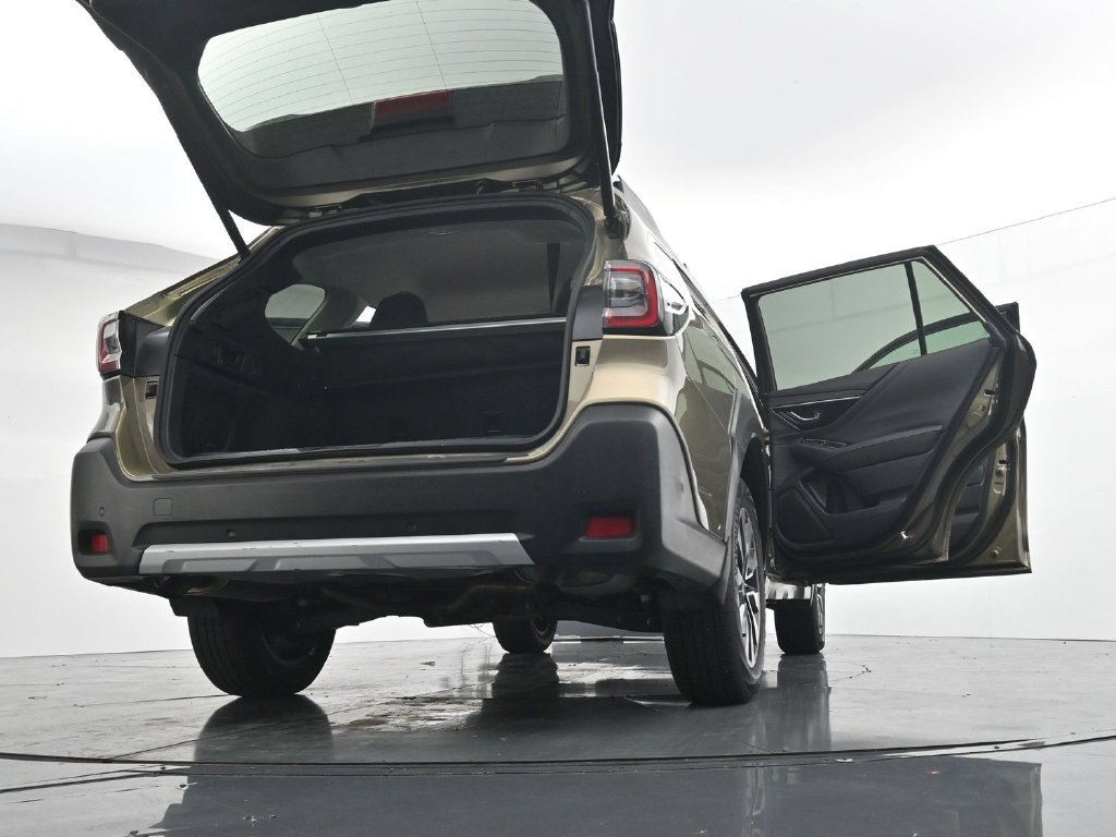 Used 2024 Subaru Outback Touring XT AWD/4WD image 30