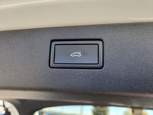 New 2026 Volkswagen Tiguan SE image 10