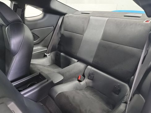 Used 2023 Toyota GR86 Premium RWD image 27